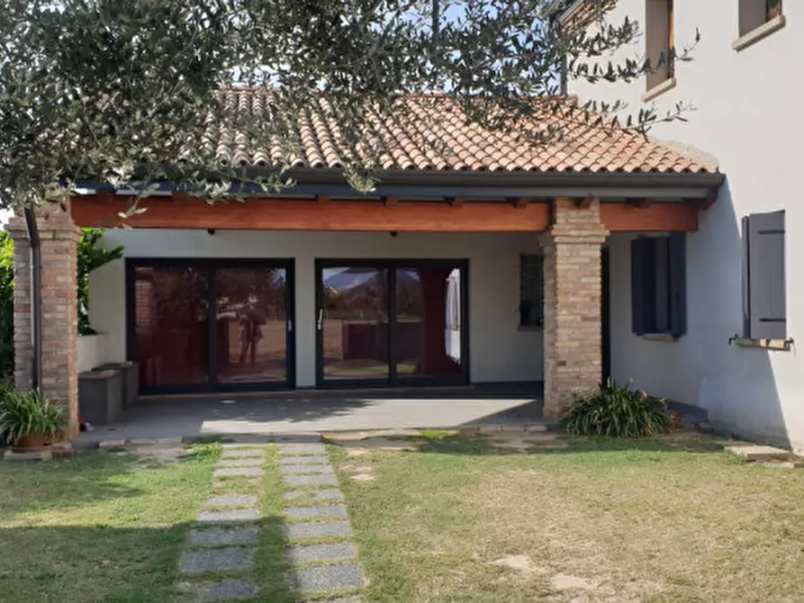 Immagine 1 di Casa indipendente in vendita  in via Cortona a Este