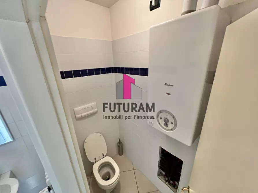 Immagine 21 di Ufficio in vendita  in VIA FOSCA 22 a Dueville