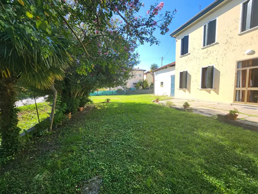 Immagine 1 di Casa indipendente in vendita  in Vigonovo Via Padova 10 a Stra