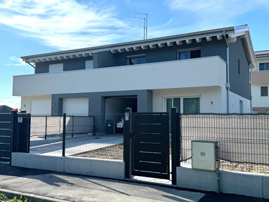 Immagine 1 di Casa bifamiliare in vendita  in Via Nizza a Piazzola Sul Brenta