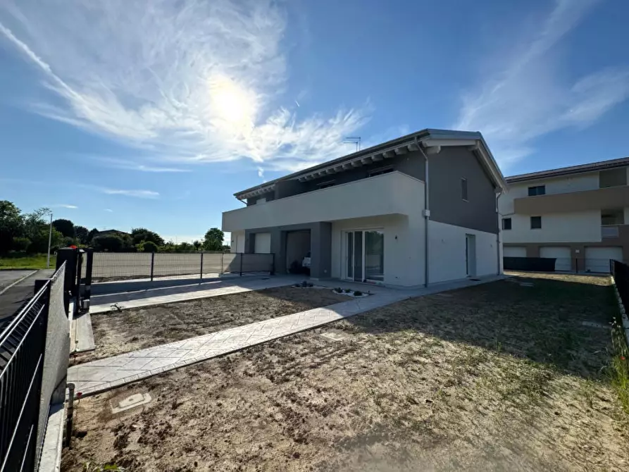 Immagine 3 di Casa bifamiliare in vendita  in Via Nizza a Piazzola Sul Brenta