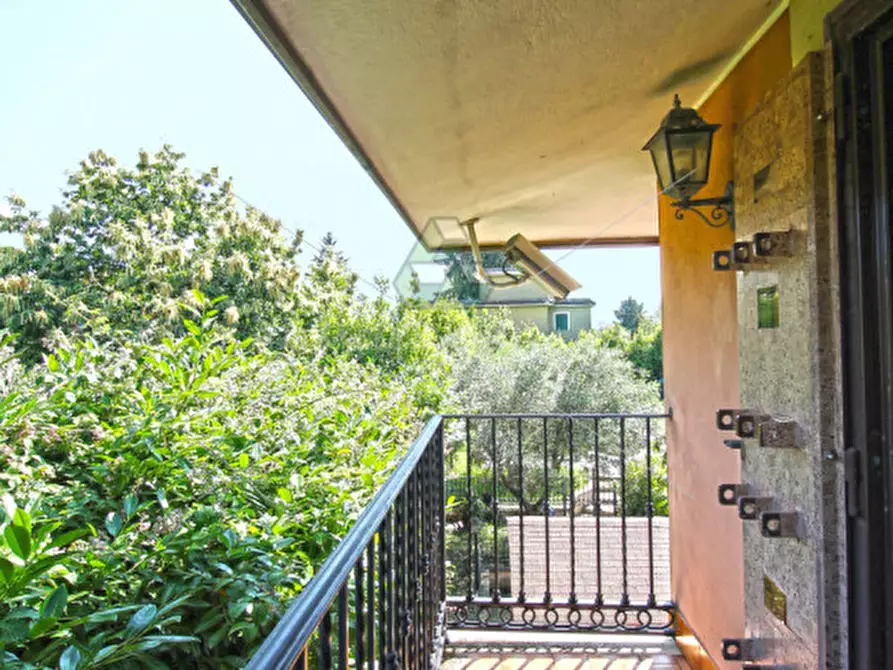 Immagine 42 di Villa in vendita  in Colle San Pietro a San Cesareo