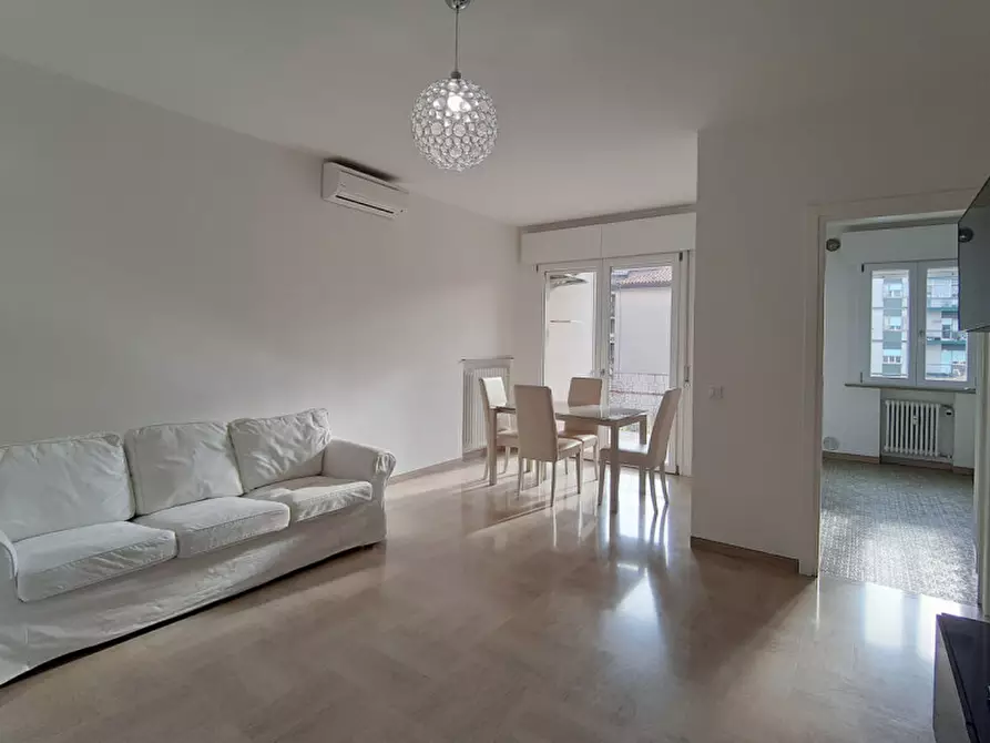 Immagine 1 di Appartamento in affitto  in Via Ugo Bassi a Treviso