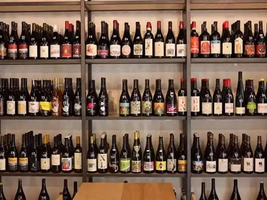 Immagine 11 di Attività commerciale in vendita  a Villafranca Di Verona