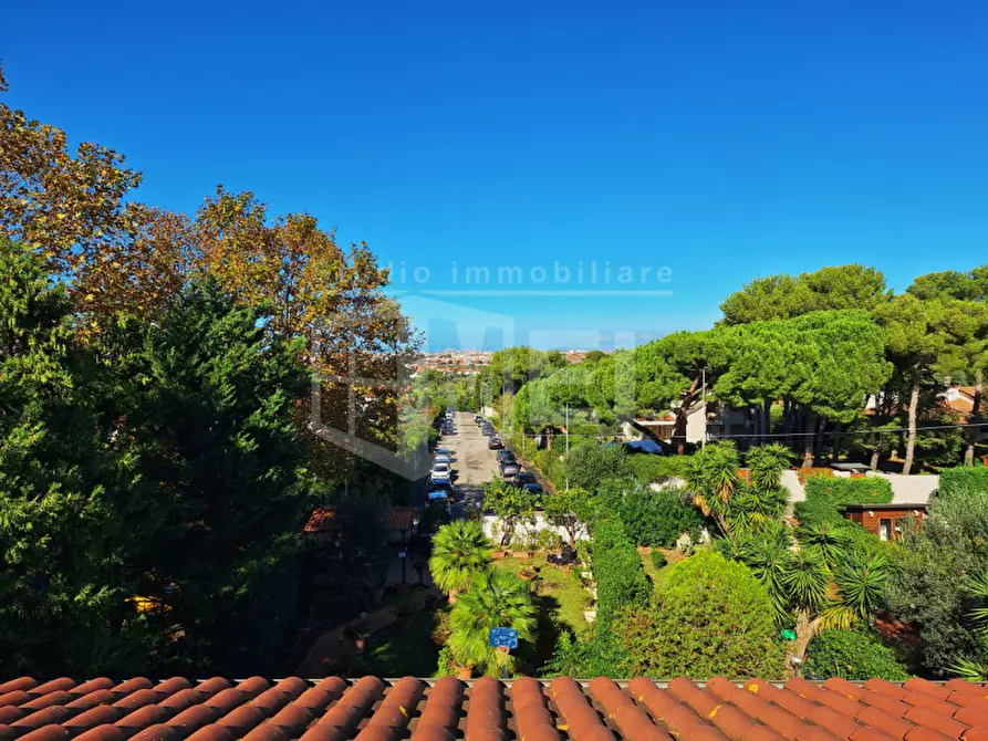 Immagine 1 di Villetta a schiera in vendita  in Via del Pino a Livorno