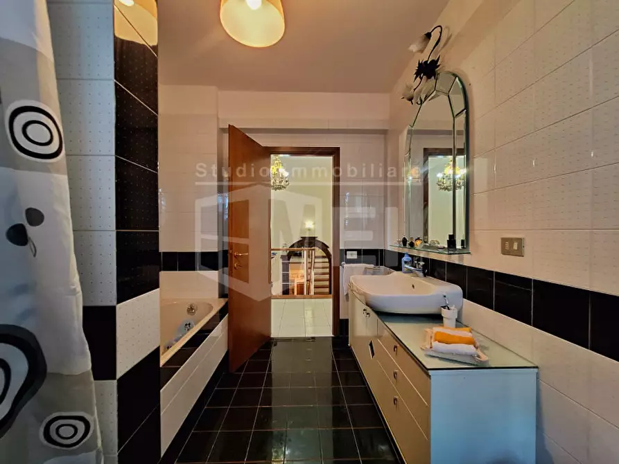 Immagine 18 di Villetta a schiera in vendita  in Via del Pino a Livorno