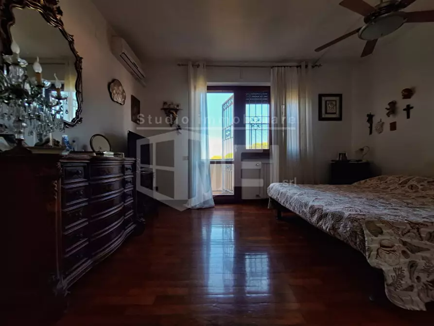 Immagine 21 di Villetta a schiera in vendita  in Via del Pino a Livorno