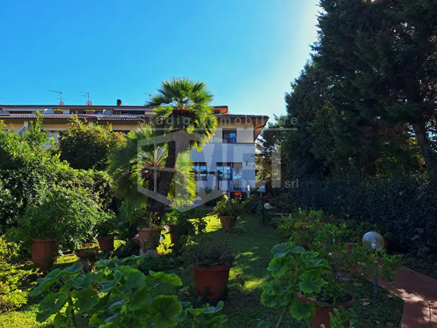 Immagine 31 di Villetta a schiera in vendita  in Via del Pino a Livorno