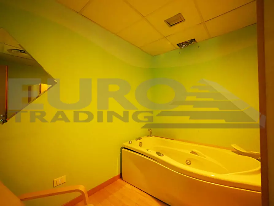 Immagine 30 di Ufficio in affitto  in Via Don Luigi Peron a Venezia