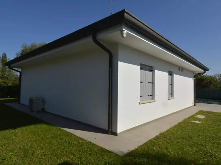 Immagine 17 di Villa in vendita  in via po di levante a Rosolina