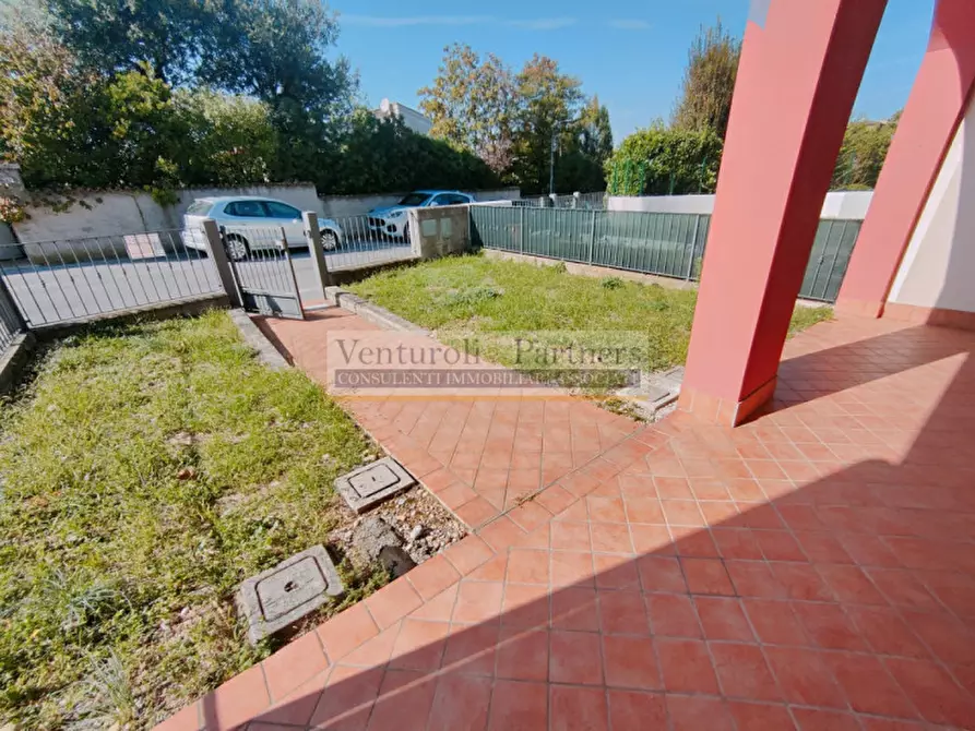 Immagine 3 di Casa bifamiliare in vendita  in via Longhi a Castiglione Delle Stiviere