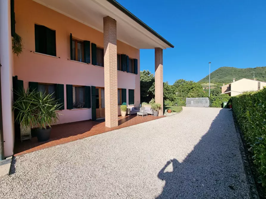 Immagine 1 di Casa indipendente in vendita  in via primo lazzarini a Lozzo Atestino