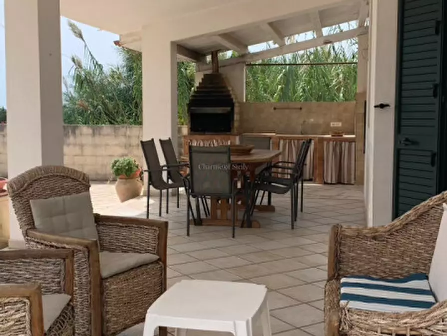 Immagine 11 di Casa indipendente in vendita  a Pachino