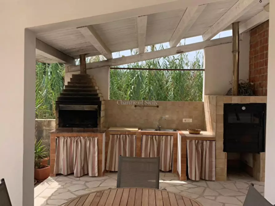 Immagine 13 di Casa indipendente in vendita  a Pachino