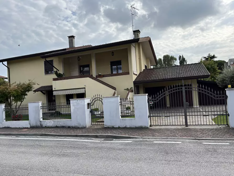 Immagine 1 di Villa in vendita  in VIA PAGANINI 4 a Santa Maria Di Sala