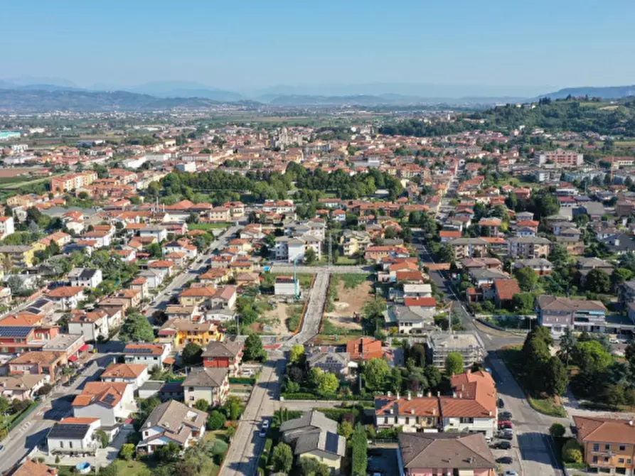 Immagine 5 di Terreno in vendita  in via vittorio veneto a Lonigo