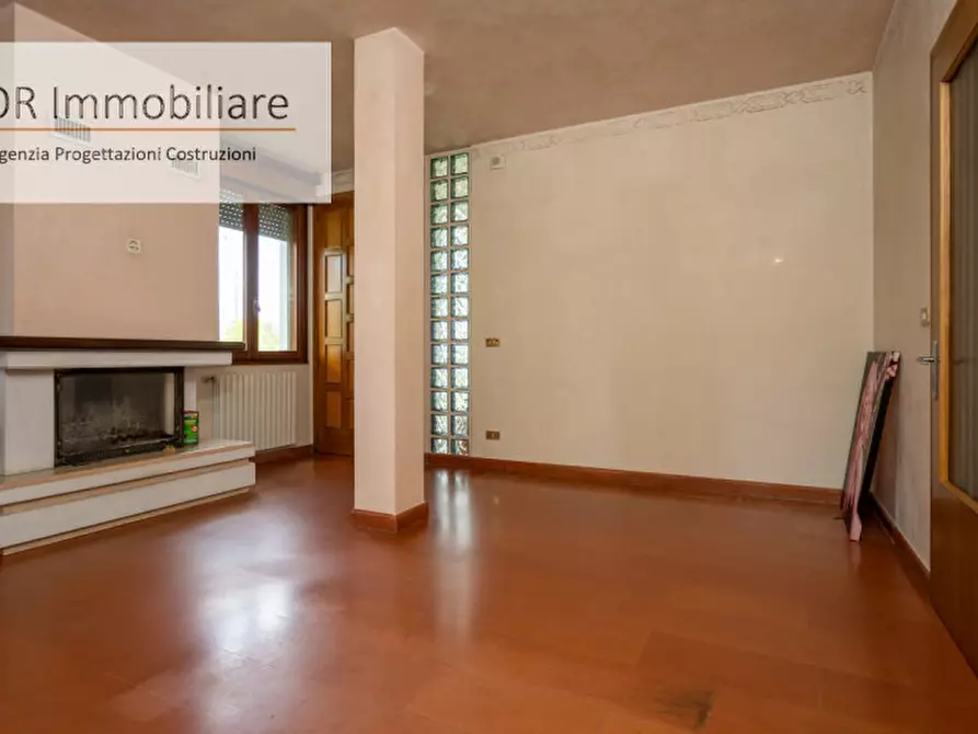 Immagine 1 di Casa bifamiliare in vendita  in via vanezza 23 a Correzzola