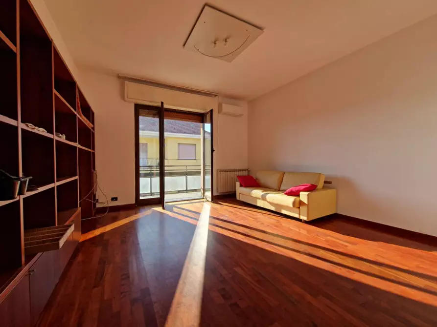 Immagine 1 di Appartamento in vendita  in via leopardi a Savona