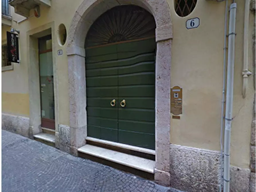Immagine 1 di Appartamento in vendita  in VICOLO RENSI 6 a Verona