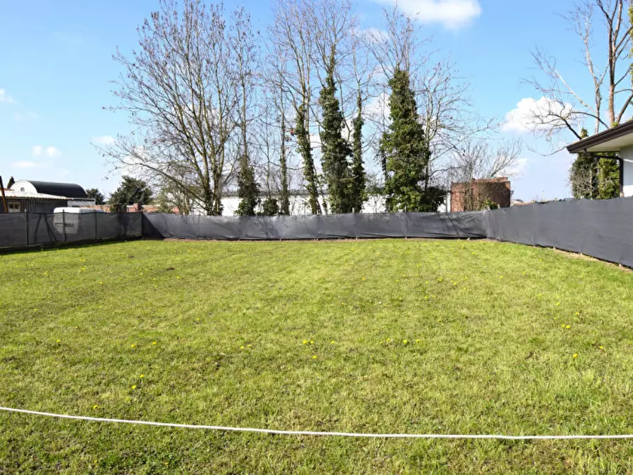 Immagine 3 di Terreno in vendita  in Via Boligo a Campolongo Maggiore