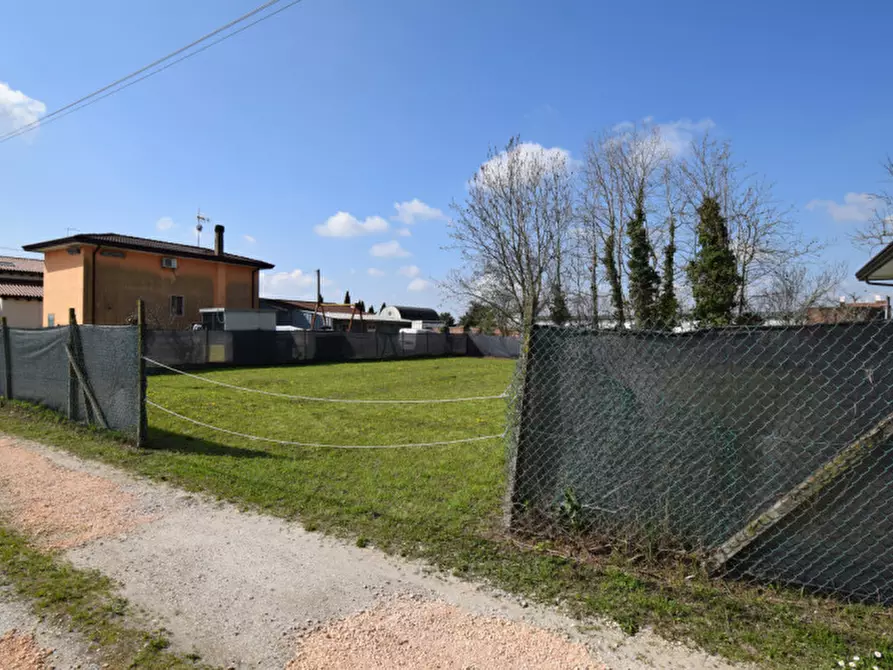 Immagine 22 di Terreno in vendita  in Via Boligo a Campolongo Maggiore