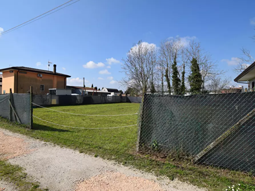 Immagine 23 di Terreno in vendita  in Via Boligo a Campolongo Maggiore