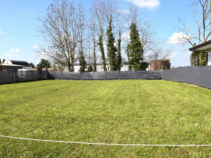 Immagine 25 di Terreno in vendita  in Via Boligo a Campolongo Maggiore