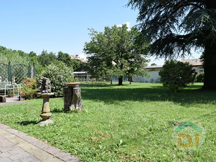 Immagine 3 di Terreno in vendita  in Via Alpi Giulie a Capriva Del Friuli