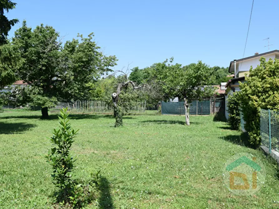 Immagine 8 di Terreno in vendita  in Via Alpi Giulie a Capriva Del Friuli