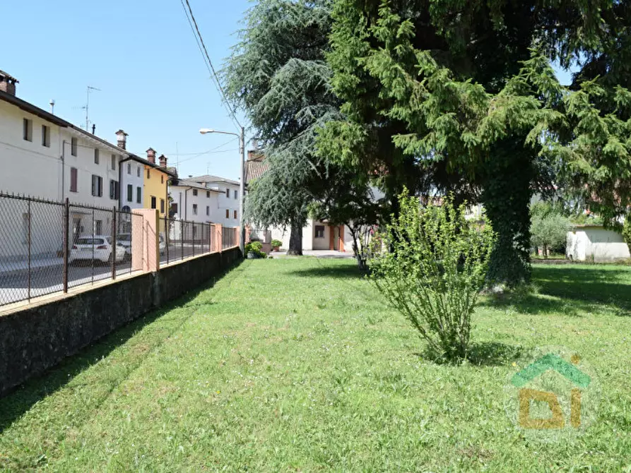 Immagine 9 di Terreno in vendita  in Via Alpi Giulie a Capriva Del Friuli