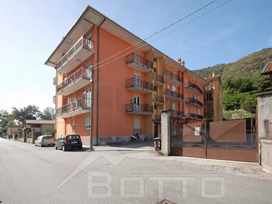 Immagine 1 di Appartamento in vendita  in Via Montegrappa 12 a Omegna