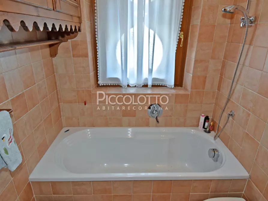 Immagine 12 di Appartamento in vendita  in Via Guide Alpine a Cortina D'ampezzo