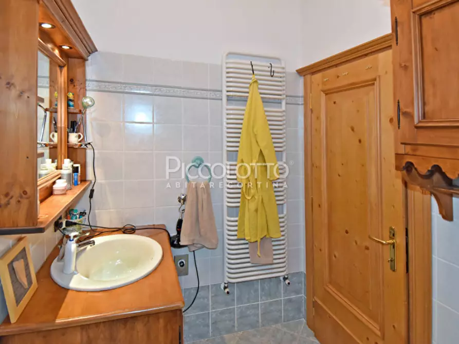 Immagine 17 di Appartamento in vendita  in Via Guide Alpine a Cortina D'ampezzo