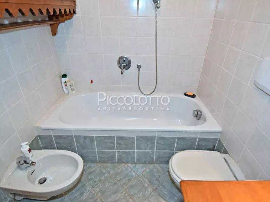 Immagine 18 di Appartamento in vendita  in Via Guide Alpine a Cortina D'ampezzo