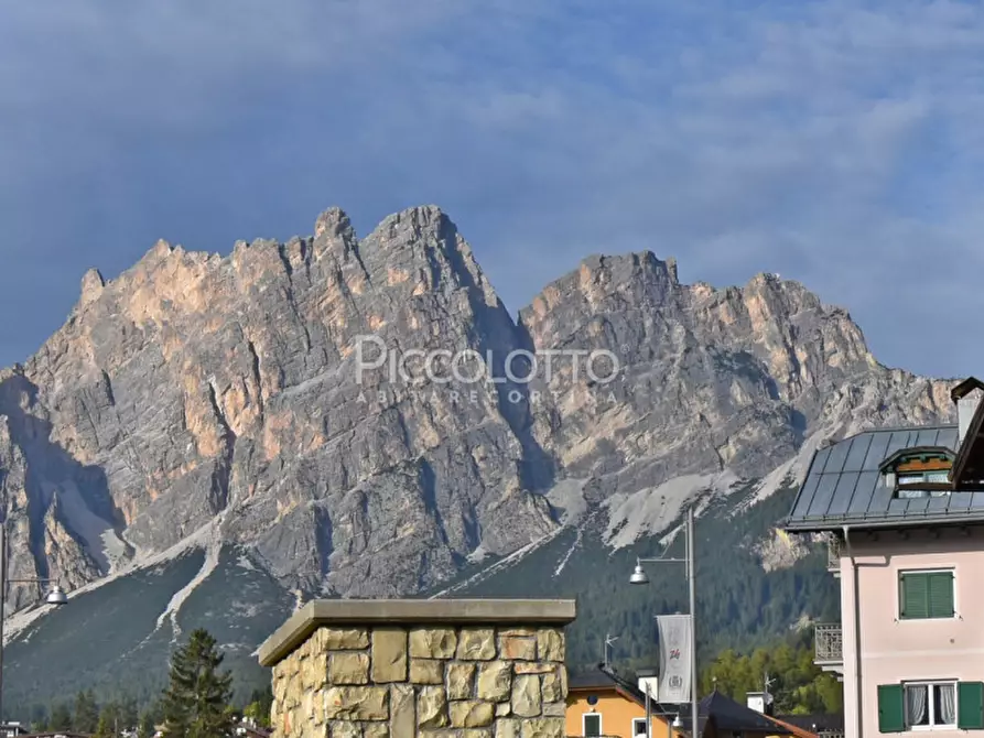 Immagine 11 di Appartamento in vendita  in Via Guide Alpine a Cortina D'ampezzo