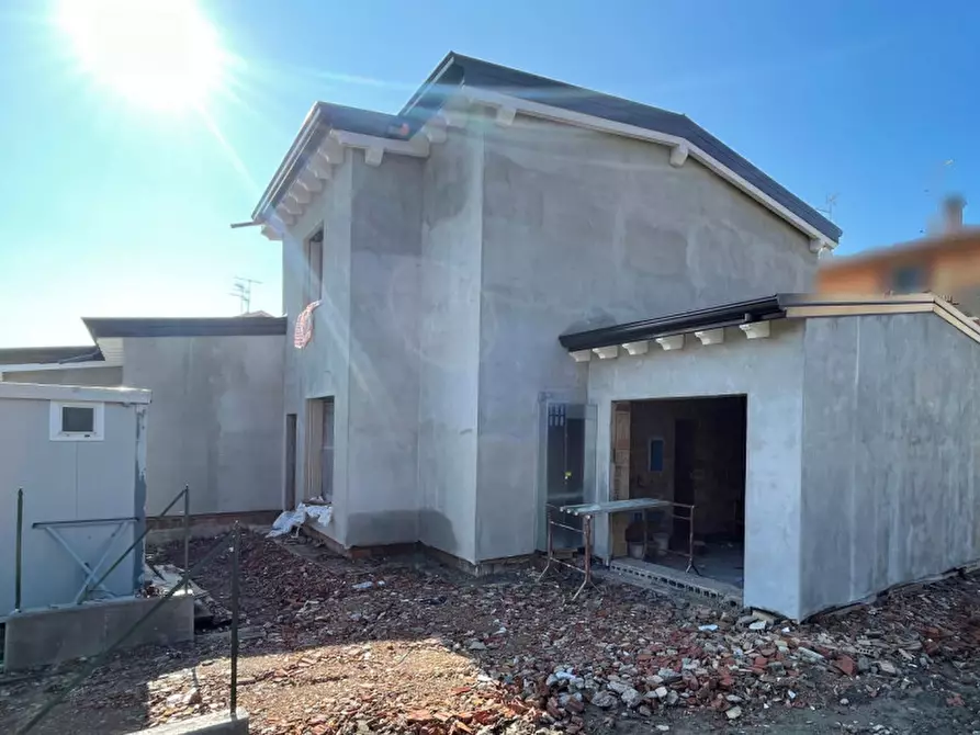 Immagine 15 di Casa bifamiliare in vendita  a Suzzara