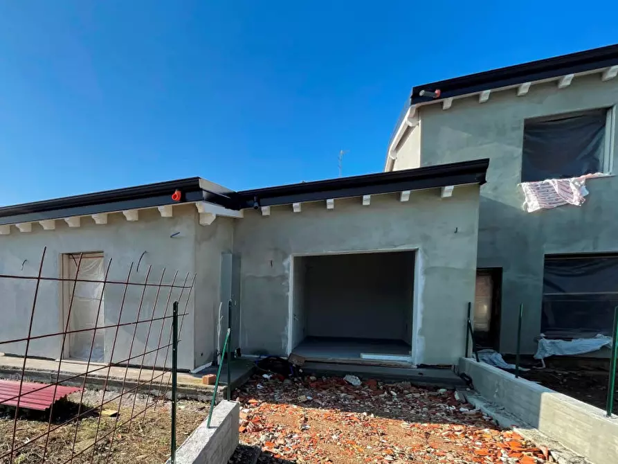 Immagine 13 di Casa bifamiliare in vendita  a Suzzara