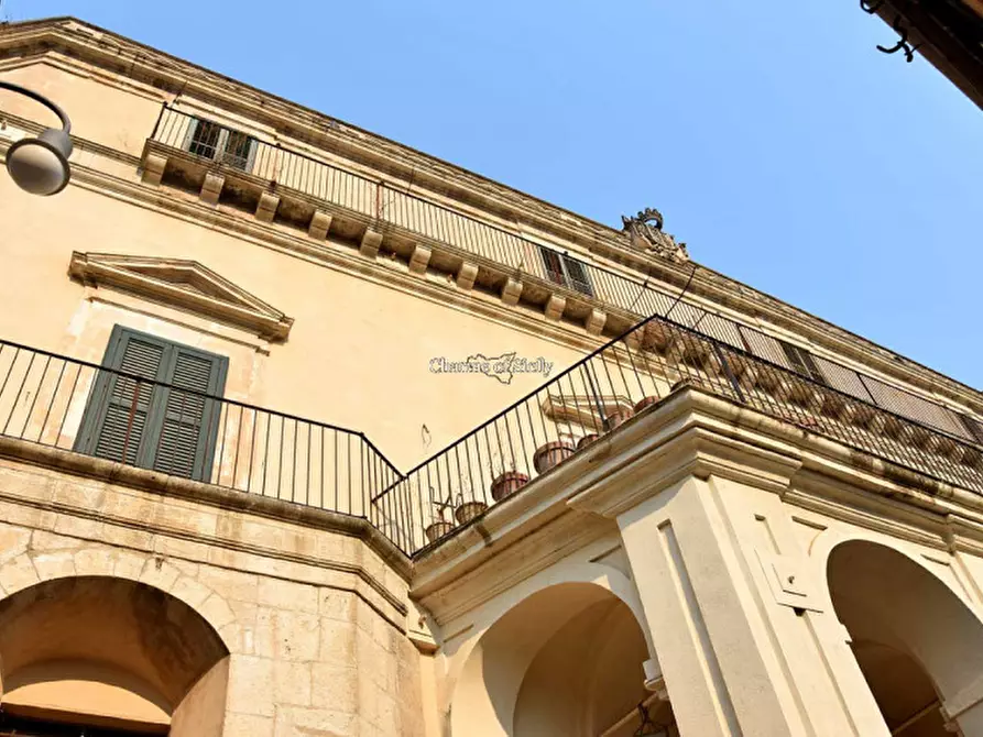 Immagine 2 di Palazzo in vendita  in Via De Leva a Modica