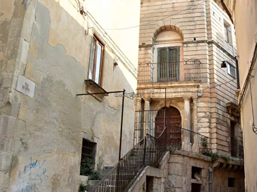 Immagine 5 di Palazzo in vendita  in Via De Leva a Modica