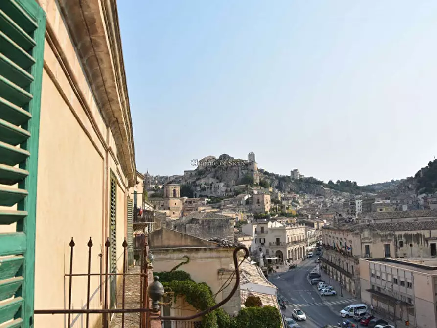 Immagine 8 di Palazzo in vendita  in Via De Leva a Modica