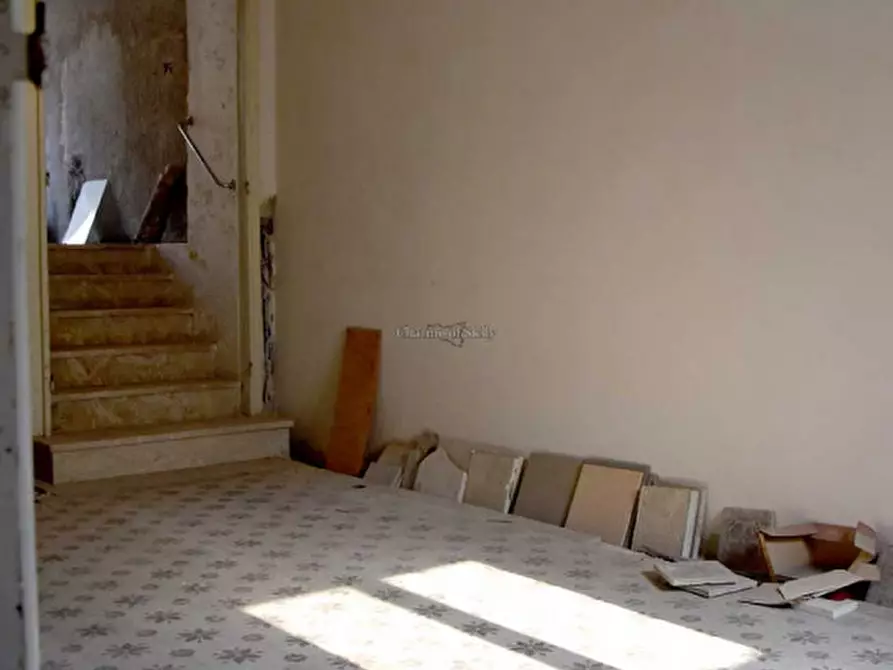 Immagine 18 di Palazzo in vendita  in Via De Leva a Modica