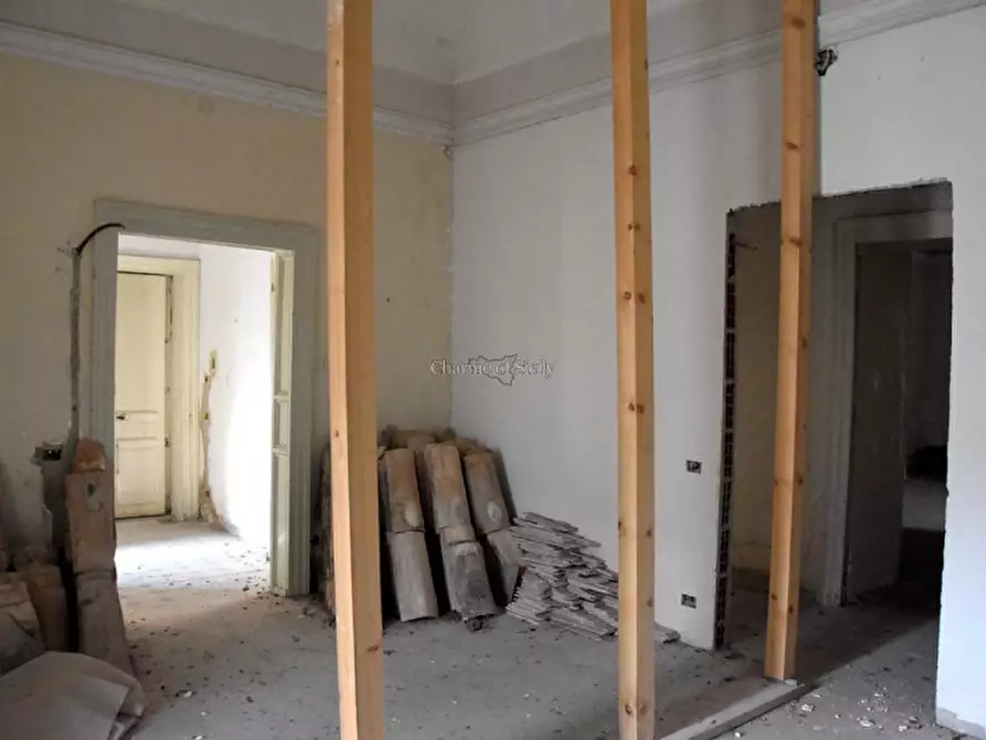 Immagine 28 di Palazzo in vendita  in Via De Leva a Modica
