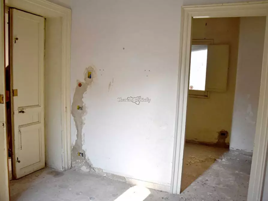 Immagine 29 di Palazzo in vendita  in Via De Leva a Modica