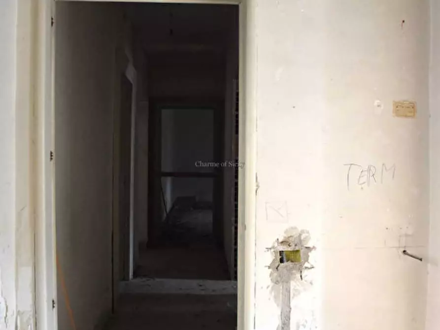 Immagine 31 di Palazzo in vendita  in Via De Leva a Modica