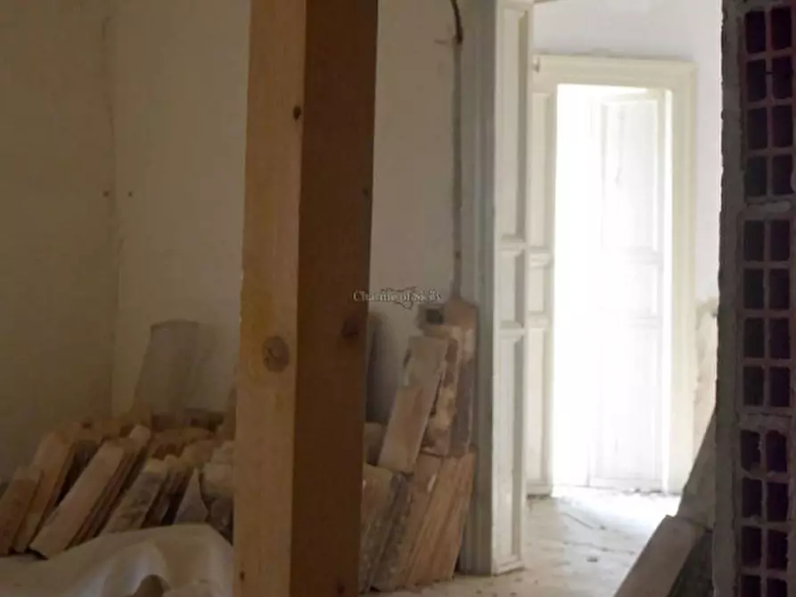 Immagine 33 di Palazzo in vendita  in Via De Leva a Modica