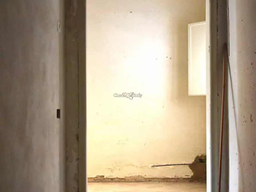 Immagine 34 di Palazzo in vendita  in Via De Leva a Modica