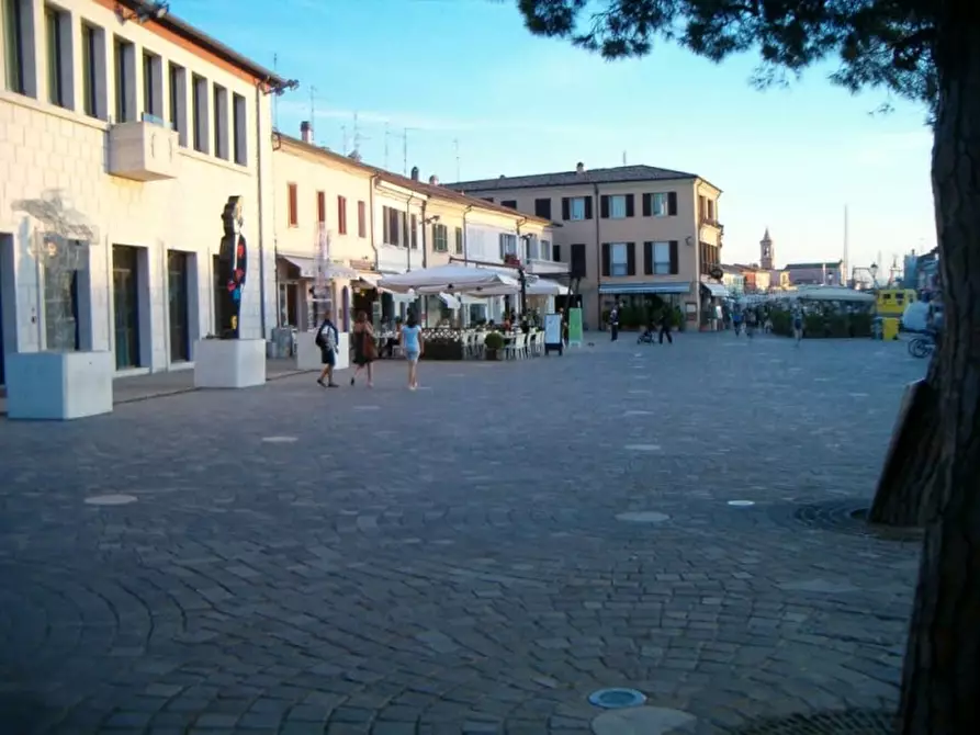 Immagine 1 di Attività commerciale in vendita  in piazza ciceruacchio  6 a Cesenatico