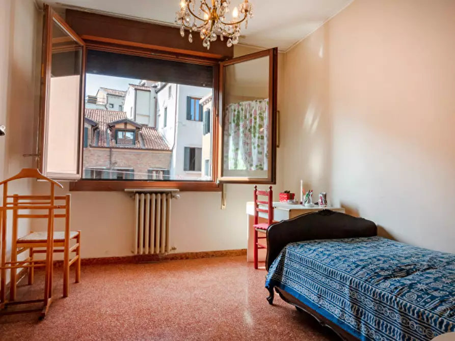 Immagine 12 di Appartamento in vendita  a Venezia