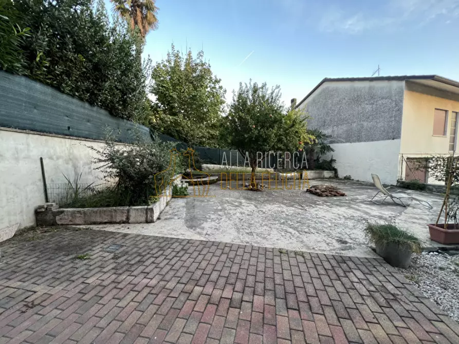 Immagine 5 di Palazzo in vendita  in Via Marzari a Santorso