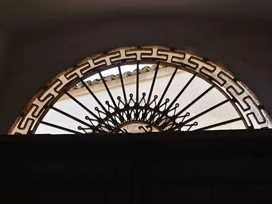 Immagine 10 di Palazzo in vendita  in Via Castellett a Modica